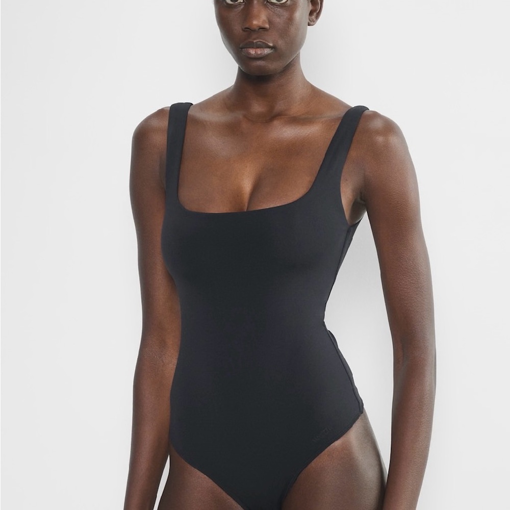 Aritzia Babaton - 3 Bodysuits Size Small black